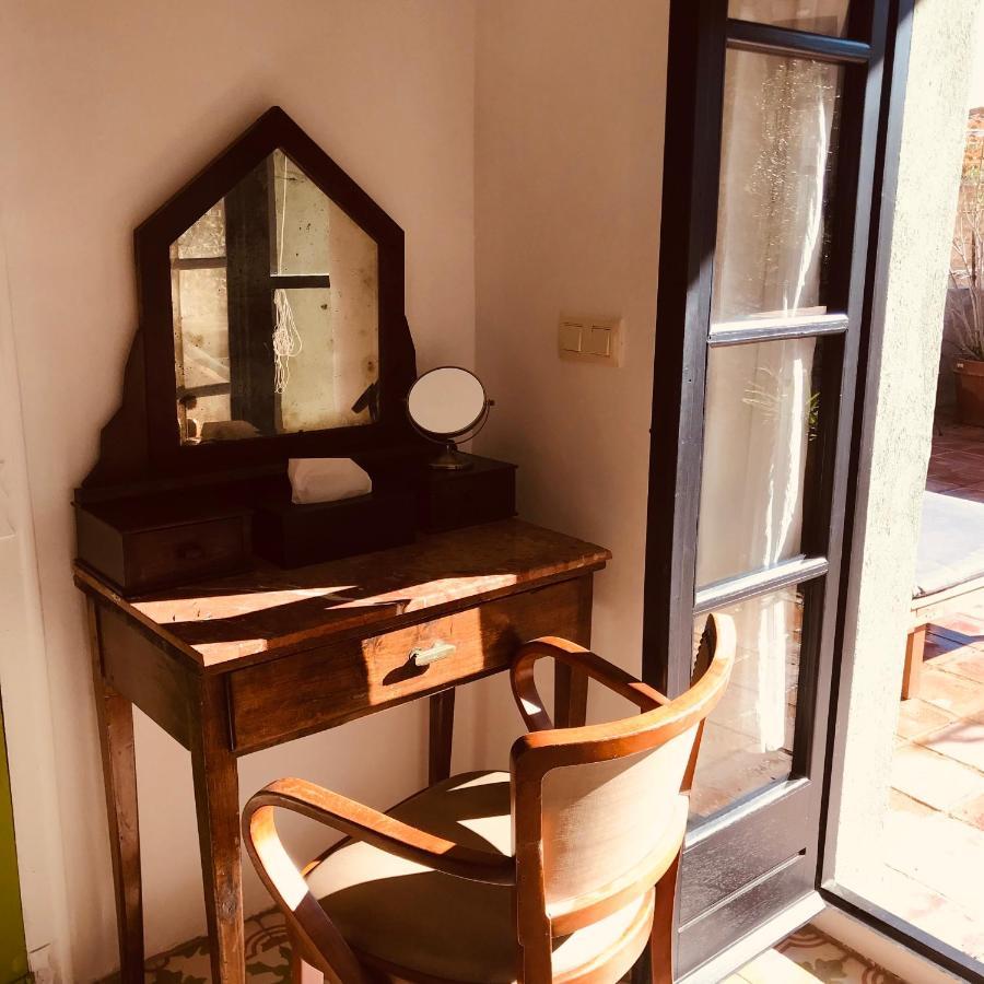Bed and Breakfast Casa Migdia à Sant Jordi Desvalls Extérieur photo