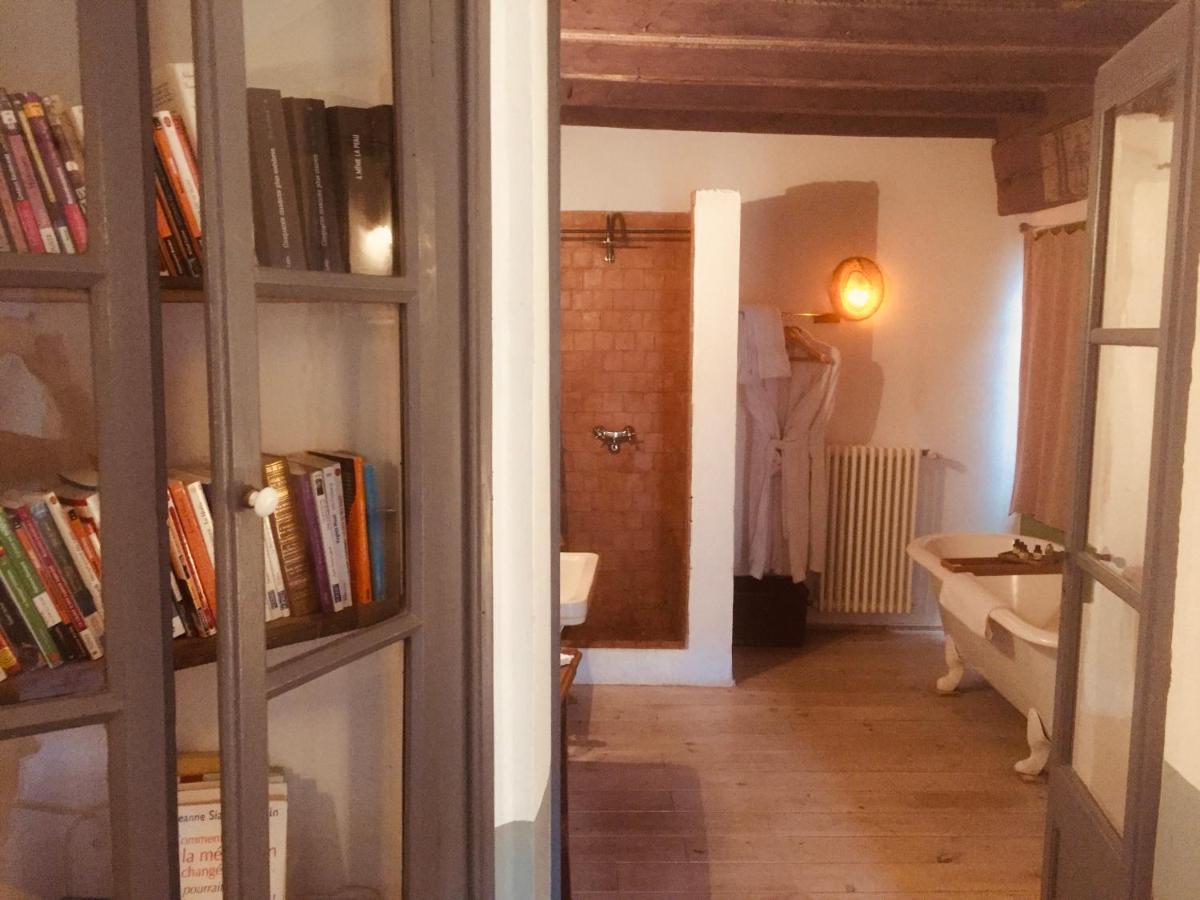 Bed and Breakfast Casa Migdia à Sant Jordi Desvalls Extérieur photo